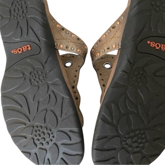 Taos Serena Studded Gems Brown
Gold Sandals Sz 11 - Picture 7 of 8